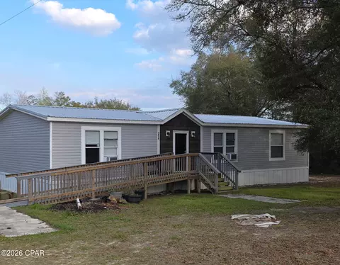 214 Lakepoint Rd, Alford, FL 32420