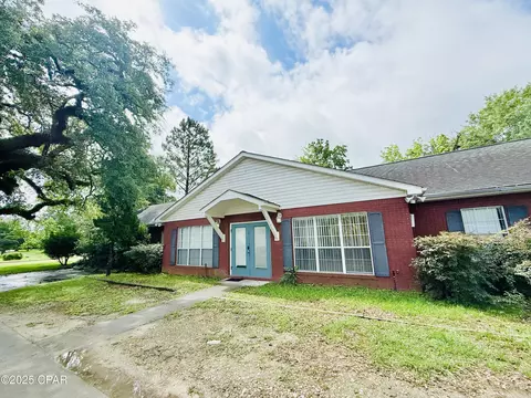 948 Main St, Chipley, FL 32428