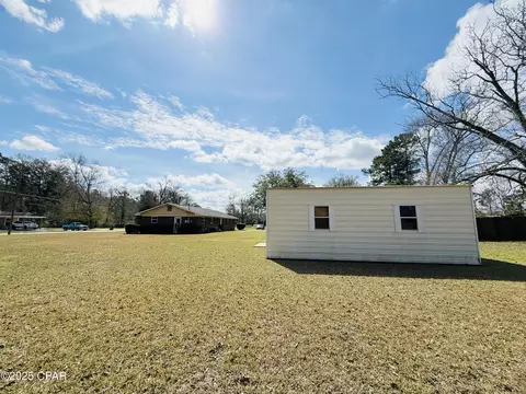 876 S 8th St, Chipley, FL 32428 photo 2