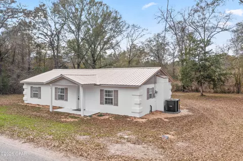 470 2nd St, Chipley, FL 32428 photo 5
