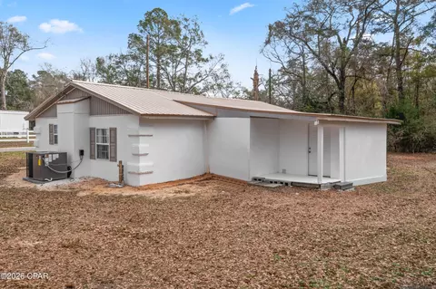 470 2nd St, Chipley, FL 32428 photo 6