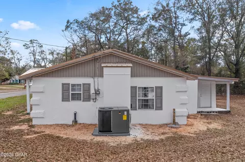 470 2nd St, Chipley, FL 32428 photo 4