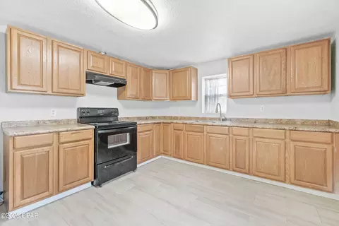 470 2nd St, Chipley, FL 32428 photo 8
