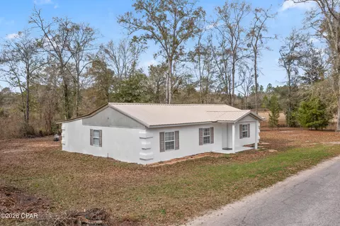 470 2nd St, Chipley, FL 32428