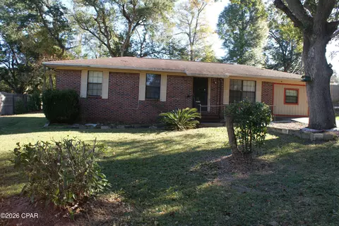 2836 Borden St, Marianna, FL 32448