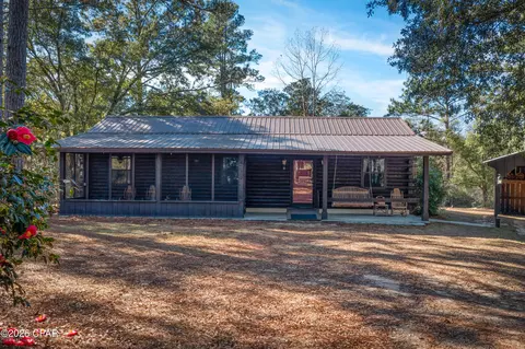 3031 Pineoaks Ln, Chipley, FL 32428