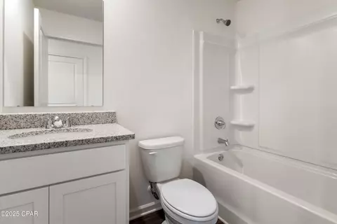 Bath - 4093 Gulliver Dr, Chipley, FL 32428 photo 1 of 2