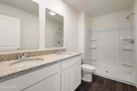 Bath - 4093 Gulliver Dr, Chipley, FL 32428 photo 2 of 2