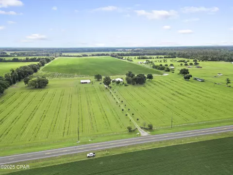 5223 Palamino Ln, Greenwood, FL 32443