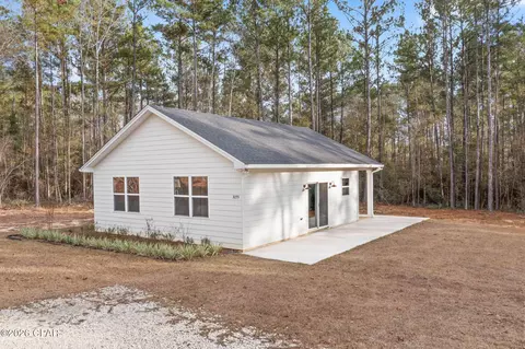 3055 Pioneer Rd, Vernon, FL 32462