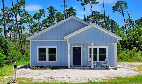 592 Bonnet St, Port St Joe, FL 32456