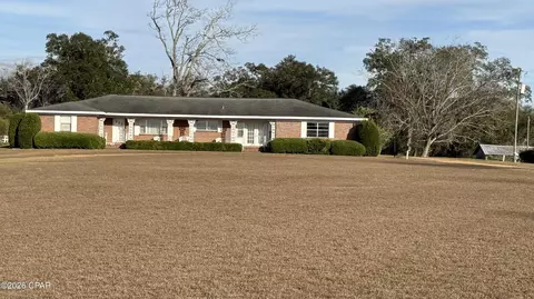 5526 Old U S Rd, Malone, FL 32445