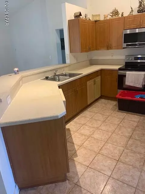 249 Oxford Ave, Panama City Beach, FL 32413