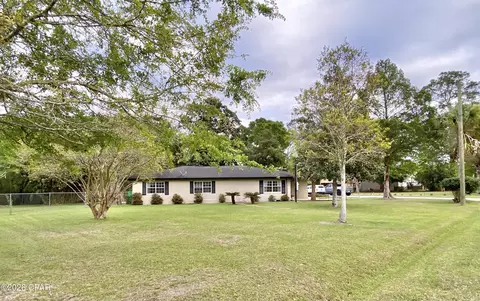 Exterior - 807 Maple St, Chipley, FL 32428 photo 2 of 26
