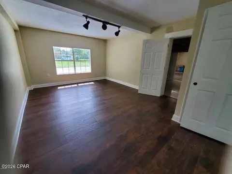 Living - 807 Maple St, Chipley, FL 32428 photo 4 of 4