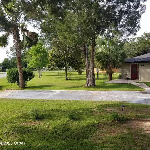 Exterior - 807 Maple St, Chipley, FL 32428 photo 6 of 26