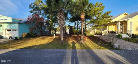 462 Paradise Blvd, Panama City Beach, FL 32413