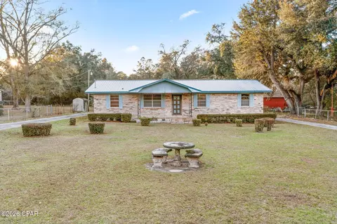 936 Carol Ct, Chipley, FL 32428