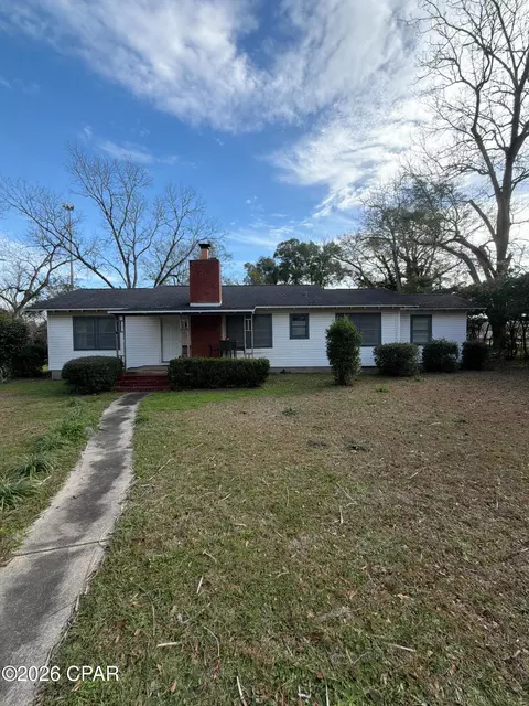 308 S Depot St, Bonifay, FL 32425