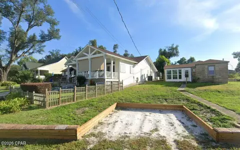 335 Massalina Dr, Panama City, FL 32401