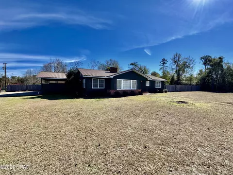 15741 SE Pear St, Blountstown, FL 32424