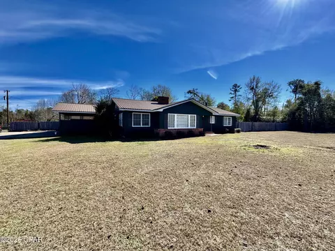 15741 SE Pear St, Blountstown, FL 32424
