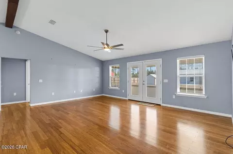 561 Lakepointe Dr, Chipley, FL 32428 photo 6