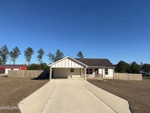 561 Lakepointe Dr, Chipley, FL 32428 photo 2