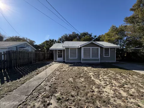 502 Wisteria St, Panama City Beach, FL 32407