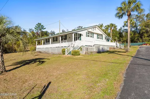 2686 Mona Ln, Alford, FL 32420