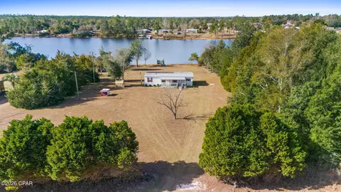 519 Mcpherson Dr, Alford, FL 32420