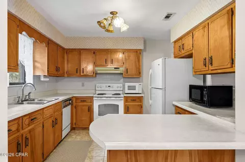 Kitchen - 3922 Vistula Dr, Chipley, FL 32428 photo 1 of 3