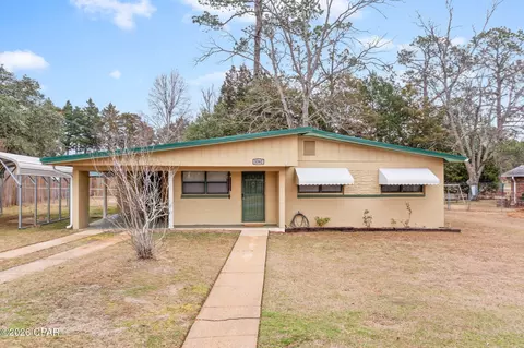 5392 College Dr, Graceville, FL 32440