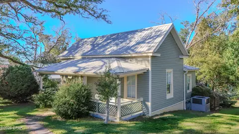 4404 Broad St, Marianna, FL 32446