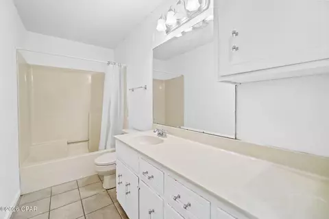Bath - 536 Carr Rd, Chipley, FL 32428 photo 1 of 3