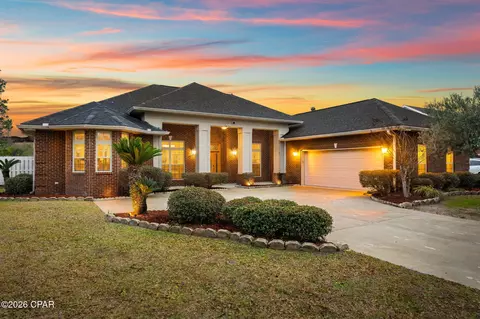 140 Cottonwood Cir, Lynn Haven, FL 32444