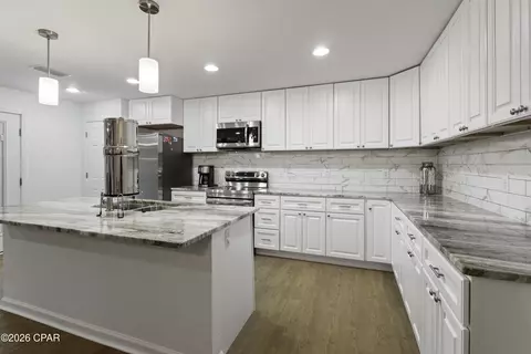 Kitchen - 2139 Dothan Ct, Chipley, FL 32428 photo 2 of 4