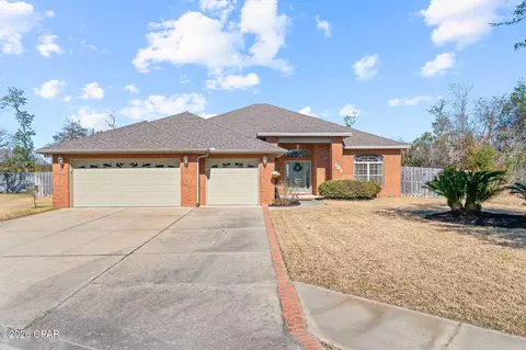 104 Heritage Ct, Lynn Haven, FL 32444