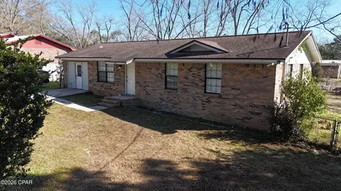 606 N Cotton St, Bonifay, FL 32425