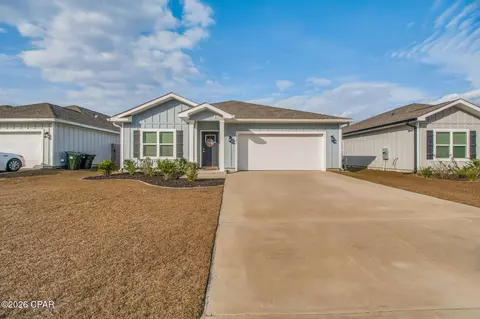 6521 Paso Fino Dr, Bellview, FL 32526