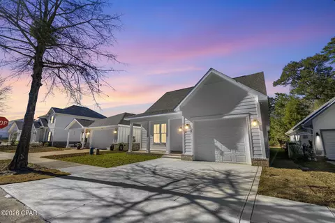 236 N Marsh Lndg, Freeport, FL 32439