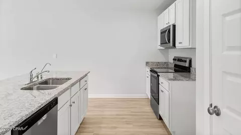 Kitchen - 2072 Apollo Dr, Chipley, FL 32428 photo 1 of 3