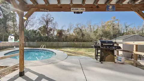 5204 Lee Dr, Panama City, FL 32404