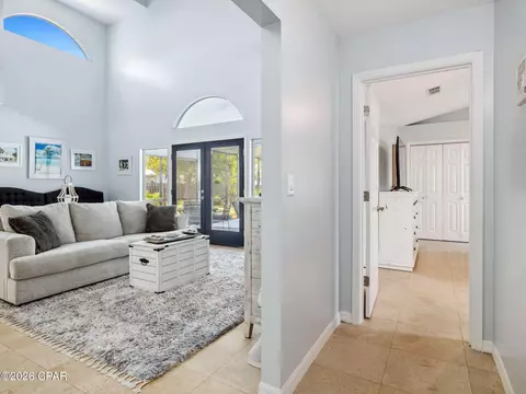 Entry Way - 550 Seabreeze Cir, Seacrest, FL 32461 photo 4 of 5