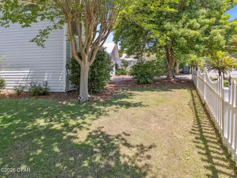 Exterior - 550 Seabreeze Cir, Seacrest, FL 32461 photo 9 of 10