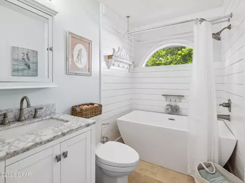 Bath - 550 Seabreeze Cir, Seacrest, FL 32461 photo 4 of 4