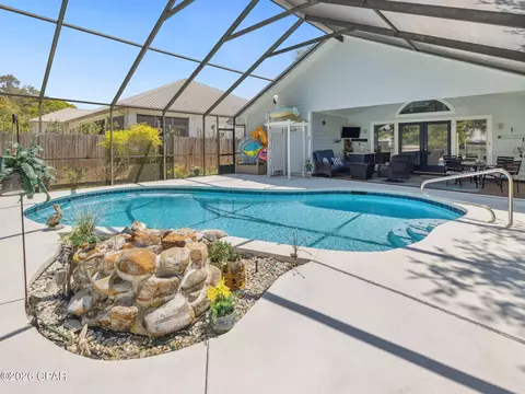 Exterior - 550 Seabreeze Cir, Seacrest, FL 32461 photo 3 of 10