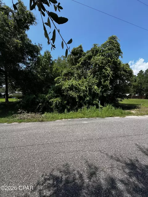 138 Illinois St, Carrabelle, FL 32322