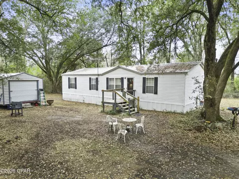 1413 Walker Rd, Graceville, FL 32440