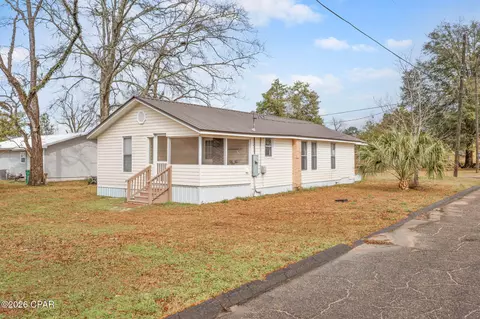 Exterior - 794 2nd St, Chipley, FL 32428 photo 3 of 6